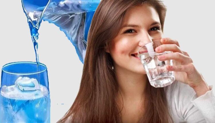 فوائد شرب الماء على معدة فارغة كل صباح للجسم